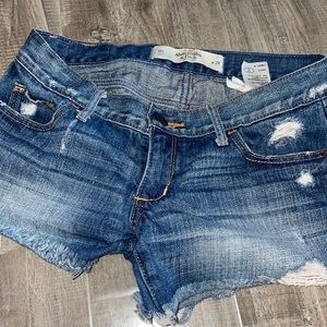 Abercrombie double 00 ripped jeans shorts